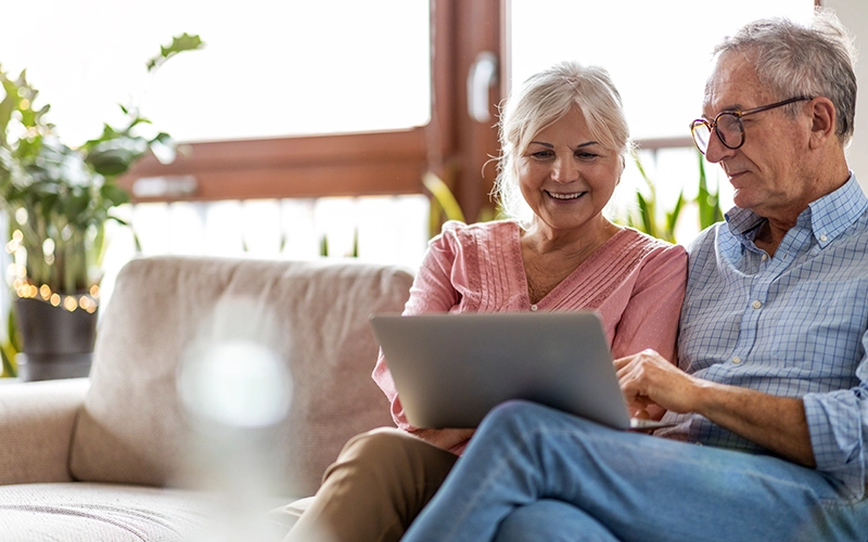 couple on laptop